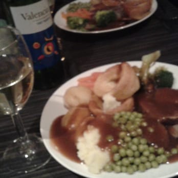 Crown & Anchor - Bottle of vino £8.95 plus Sunday roast £7.95..must be the cheapest place in Manchester Central without compromising on tastyness - Pubs Near Me - Manchester, XGM Crown & Anchor - Bottle of vino £8.95 plus Sunday roast £7.95..must be the cheapest place in Manchester Central without compromising on tastyness - Pubs Near Me - Manchester, XGM