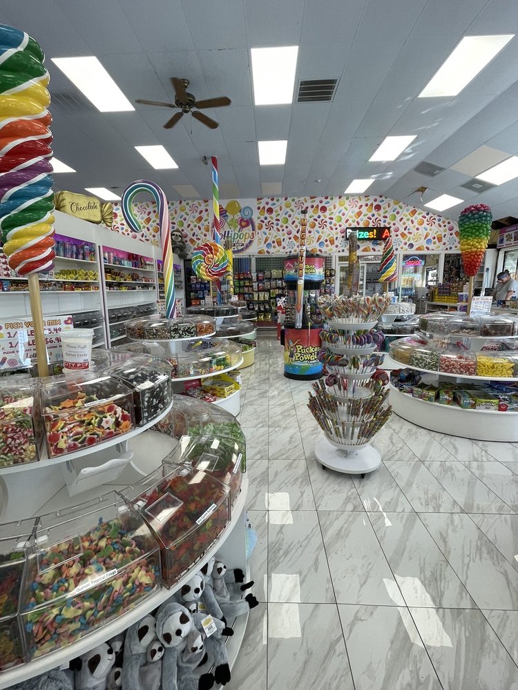 LOLLIPOPS CANDY SHOP Updated September 2024 614 Sea Mountain Hwy
