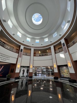 Charlottesville–Albemarle Airport by null