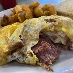 Whately Diner - Corn beef hash omelette