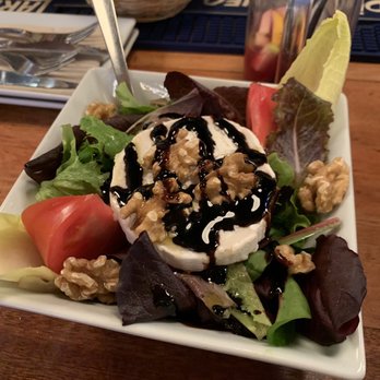 El Sur - Goat cheese salad - Tapas Bars Near Me - Madrid, M
