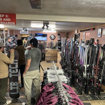 Getboards - They have rentals down to a science - Ski & Snowboard Shops Near Me - Big Bear Lake, California Getboards - They have rentals down to a science - Ski & Snowboard Shops Near Me - Big Bear Lake, California