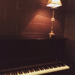 La Chapelle - The piano in the lobby - La Chapelle (January 2017)