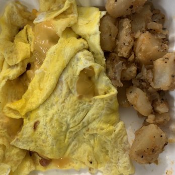 Bloomfield Best Bagels - an omelet and potatoes - Bagels Near Me - Bloomfield, New Jersey
