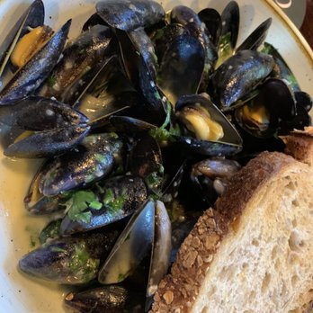 The Bridge 1859 - Mussels (in a garlic sauce) - Pubs Near Me - Ballsbridge, D The Bridge 1859 - Mussels (in a garlic sauce) - Pubs Near Me - Ballsbridge, D