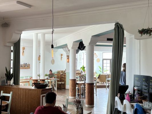 Bar restaurante Three Little Birds by null