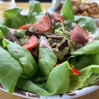 Mar Vista Dockside Restaurant & Pub - Avocado and strawberry salad. - Seafood Near Me - Longboat Key, Florida