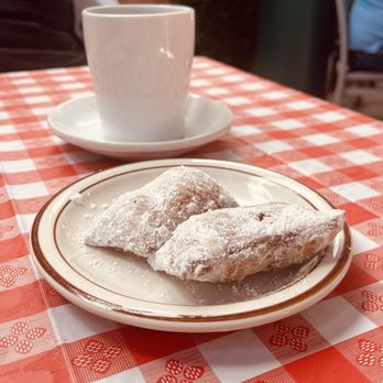Milt’s Diner - Complimentary Beignets - Breakfast & Brunch Near Me - Bakersfield, California