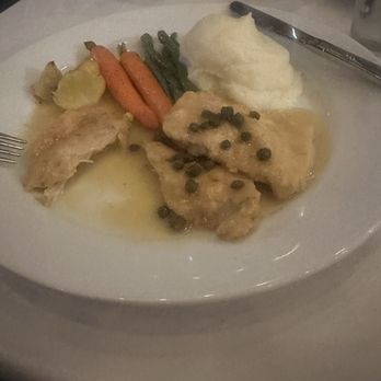Piccola Trattoria - Scaloppine di Pollo al Limone e Capperi - Italian Near Me - Santa Clarita, California Piccola Trattoria - Scaloppine di Pollo al Limone e Capperi - Italian Near Me - Santa Clarita, California