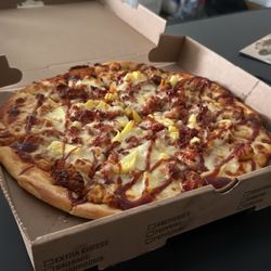 Pasquale's Pizza - BBQ Chicken Pineapple Pizza!
