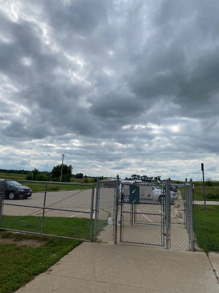 PAW PRINT PARK Updated September 2024 16 Photos 2701 S Oakhill