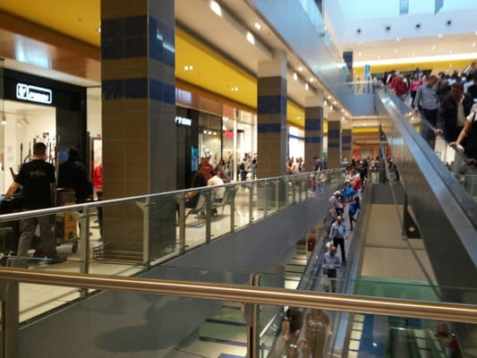 Shopping Mall Porta di Roma by null