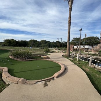 HORSESHOE JUNCTION FAMILY FUN PARK Updated September 2024 39 Photos & 41 Reviews 2080 Hwy