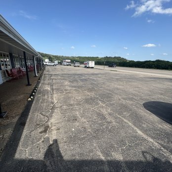 Grant Hills Motel - Hotels Near Me - Galena, Illinois