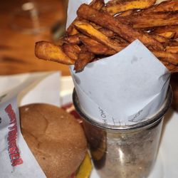 Dumbo House - Dirty Vegan Burger w/fries