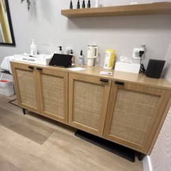 Skin Laundry - Victoria Gardens - Place is so clean and nice