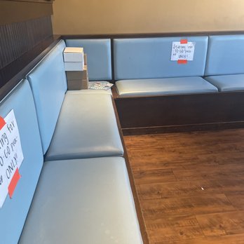 Famous Toastery - Empty waiting area...... - Breakfast & Brunch Near Me - Concord, North Carolina Famous Toastery - Empty waiting area...... - Breakfast & Brunch Near Me - Concord, North Carolina