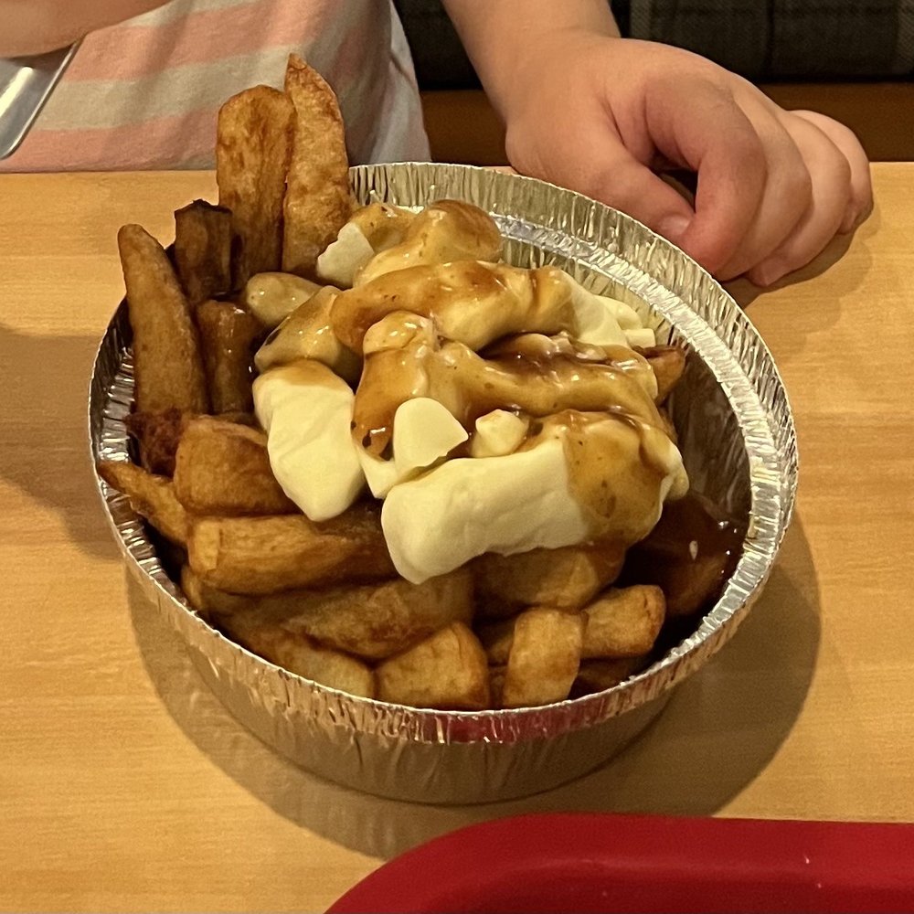 Fromagerie Victoria - a bowl of french fries and bananas - Fast Food Near Me - Lévis, Quebec Fromagerie Victoria - a bowl of french fries and bananas - Fast Food Near Me - Lévis, Quebec
