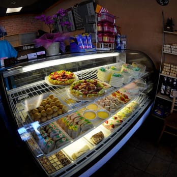 Le Croissant Dore - Bakeries Near Me - Westminster, California