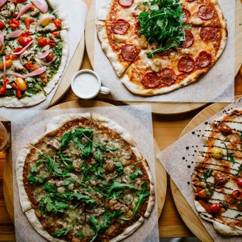 Session Taproom + Kitchen - Fantastic Pizzas! - Pizza Near Me - Campbell River, British Columbia