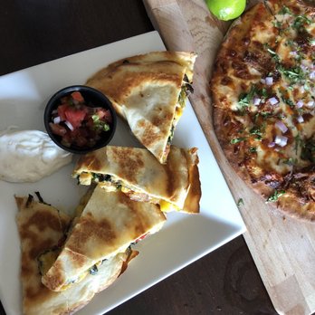Kite & Key - Vegetable Quesadilla + Chicken - American Near Me - Philadelphia, Pennsylvania