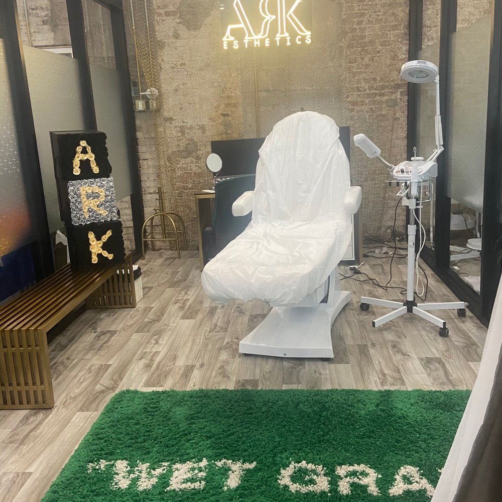 xo Beauty Lab - The skin care / waxing area - Hair Stylists Near Me - Brooklyn, New York xo Beauty Lab - The skin care / waxing area - Hair Stylists Near Me - Brooklyn, New York