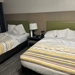 Country Inn & Suites by Radisson, Cincinnati Airport, KY - Bedroom