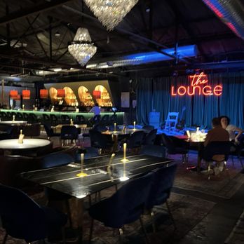 The Lounge at Huntington Square | Restaurant | Speakeasy Bar | Hangout