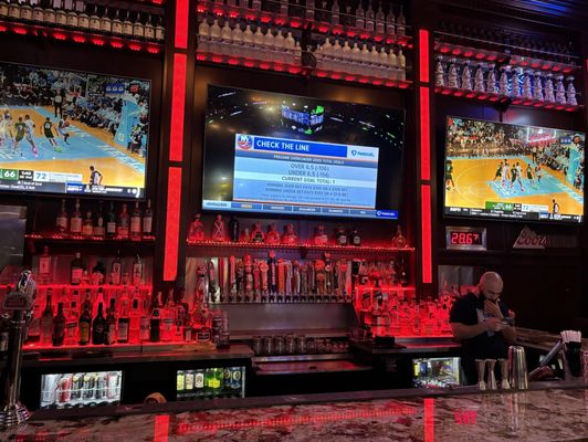 London's Pub & Grill by null