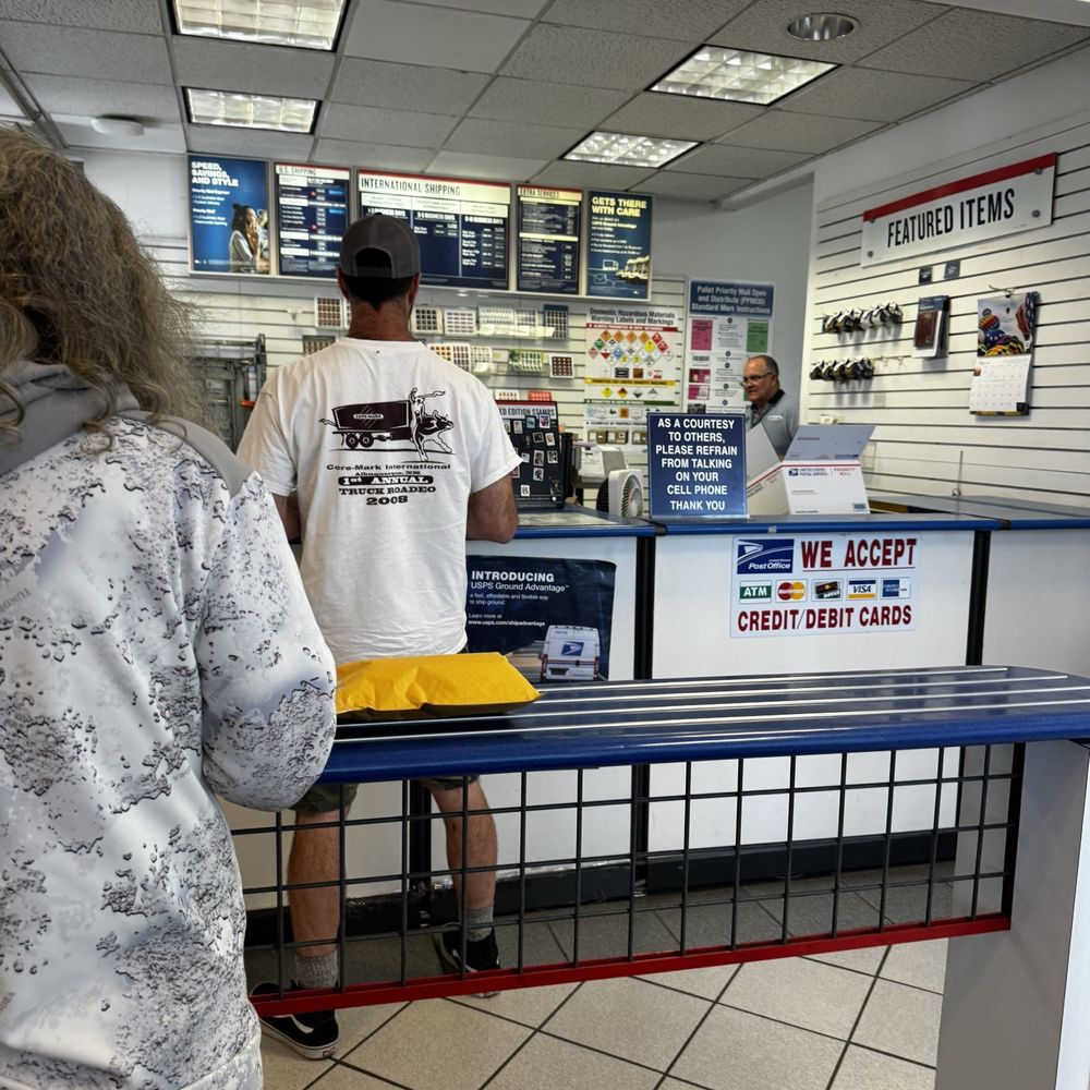 US Post Office - Service counter - Post Offices Near Me - Albuquerque, New Mexico