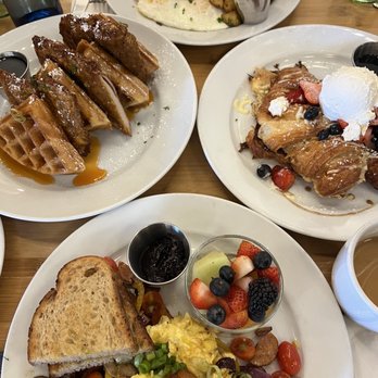 Bloom - Chicken and Waffles, Chicken Andouille Sausage Scramble, Croissant French Toast, Sweet Potato Shishito Hash - American Near Me - Santa Clara, California Bloom - Chicken and Waffles, Chicken Andouille Sausage Scramble, Croissant French Toast, Sweet Potato Shishito Hash - American Near Me - Santa Clara, California