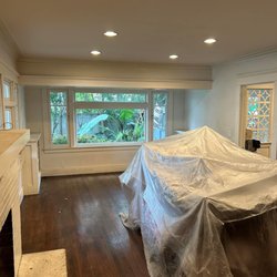 Hawkeye Painting - interior paint walls and trim before