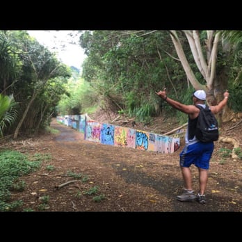 Ma'akua Ridge Trail - Walking to trailhead, we loves the graffiti - Hiking Near Me - Hauula, Hawaii Ma'akua Ridge Trail - Walking to trailhead, we loves the graffiti - Hiking Near Me - Hauula, Hawaii