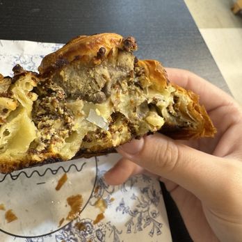 maman - brisket croissant roll - Cafes Near Me - Dallas, Texas maman - brisket croissant roll - Cafes Near Me - Dallas, Texas