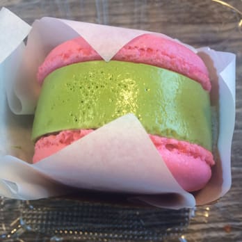 Ahipoki - Green tea ice cream and macaroon sandwich - Poke Near Me - Chandler, Arizona