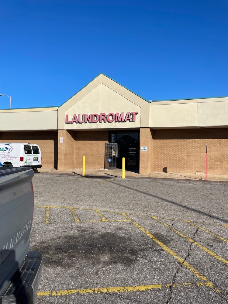 BRIGHTNCLEAN LAUNDROMAT Updated October 2024 11 Photos 5440