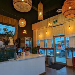 Banh a’Mi - Front door and counter