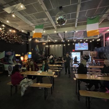 Alewife Brewing & Taproom - people sitting at tables - Breweries Near Me - Sunnyside, New York Alewife Brewing & Taproom - people sitting at tables - Breweries Near Me - Sunnyside, New York