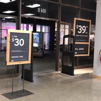 Levi’s Outlet Store - Men's Clothing Near Me - Orange, California