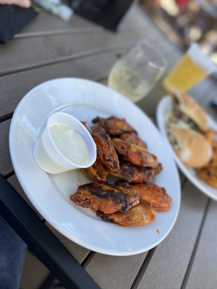Pineda Inn Bar & Grill Image