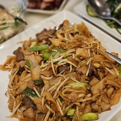 Hong Kong City BBQ - Beef chow fun