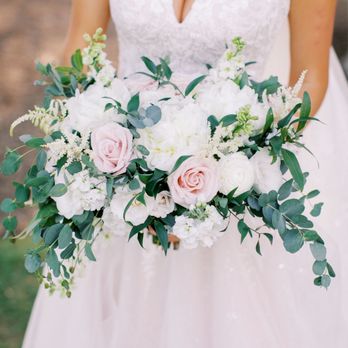 Wild Bunches Floral - bridal bouquet - Party & Event Planning Near Me - Driftwood, Texas Wild Bunches Floral - bridal bouquet - Party & Event Planning Near Me - Driftwood, Texas