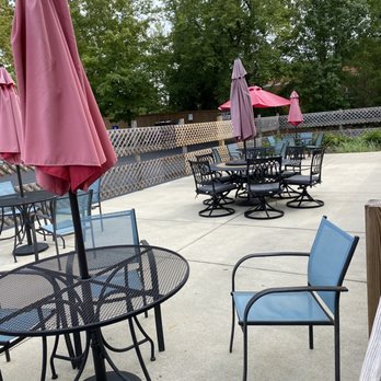 Great Harvest Bread Co - Patio outdoor seating. - Bakeries Near Me - Midlothian, Virginia