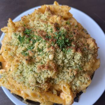 Rockafella's Restaurant - Buffalo Chicken Macaroni & Cheese - American Near Me - Salem, Massachusetts