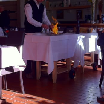 Piccolo Mondo - Gericht wird vor den Augen der Kunden vorbereitet (MB) - Italian Near Me - Esslingen, BW Piccolo Mondo - Gericht wird vor den Augen der Kunden vorbereitet (MB) - Italian Near Me - Esslingen, BW