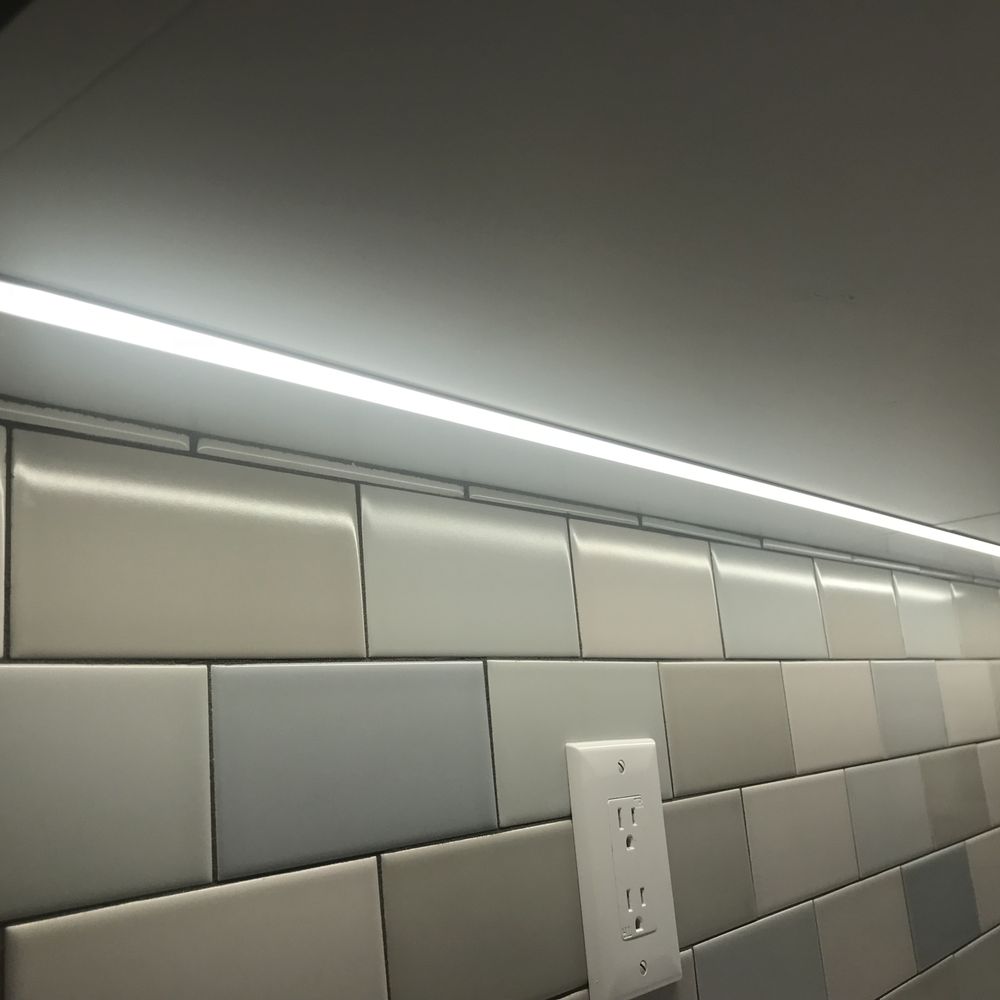 J & N Kitchen Cabinets - Flushed under cabinet lighting - Cabinetry Near Me - San Francisco, California