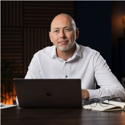 Mint - Andrew Hastwell, Manipulator and owner. www.designbymint.com