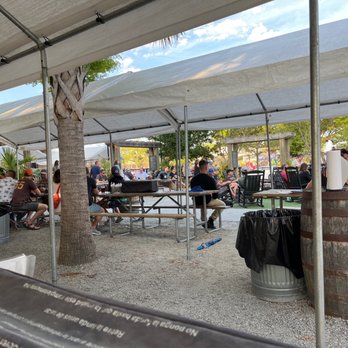 Commonhouse Aleworks - Patio area - Breweries Near Me - North Charleston, South Carolina