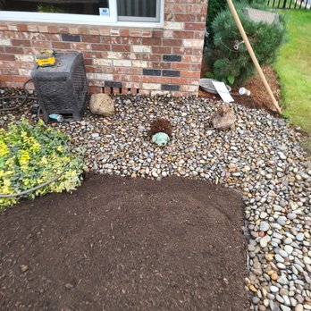 Silva's Lawn Care - a garden with gravel and rocks - Landscaping Near Me - Salem, Oregon Silva's Lawn Care - a garden with gravel and rocks - Landscaping Near Me - Salem, Oregon