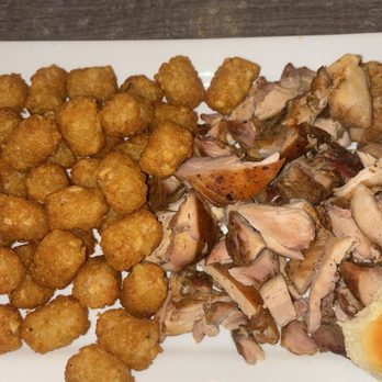 Reefpoint Brew House - Pulled Chicken Platter - New American Near Me - Racine, Wisconsin Reefpoint Brew House - Pulled Chicken Platter - New American Near Me - Racine, Wisconsin